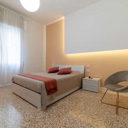 Casa Daura - Your Comfortable Apartment In Bologna - Parking Exterior foto