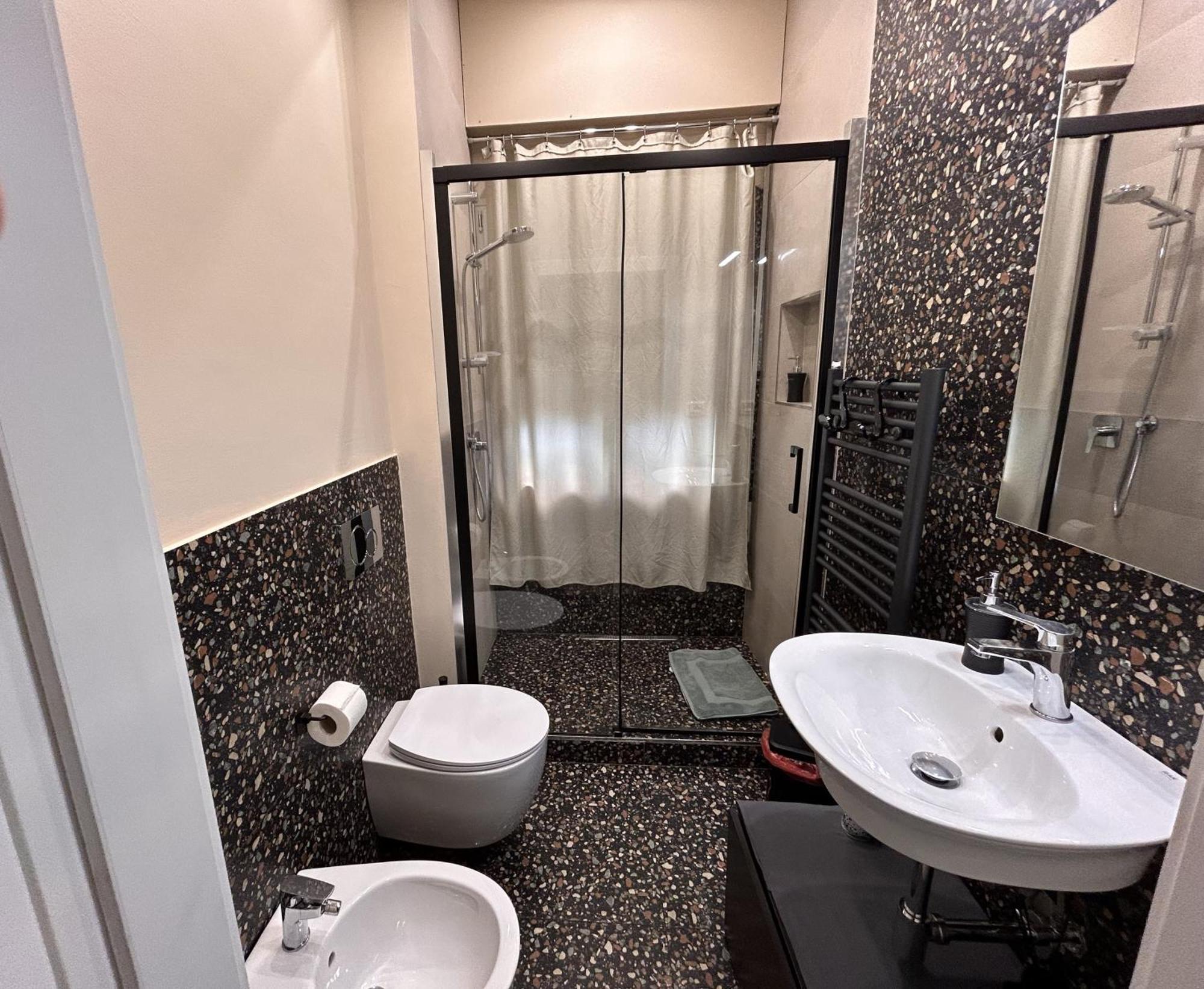 Casa Daura - Your Comfortable Apartment In Bologna - Parking Exterior foto