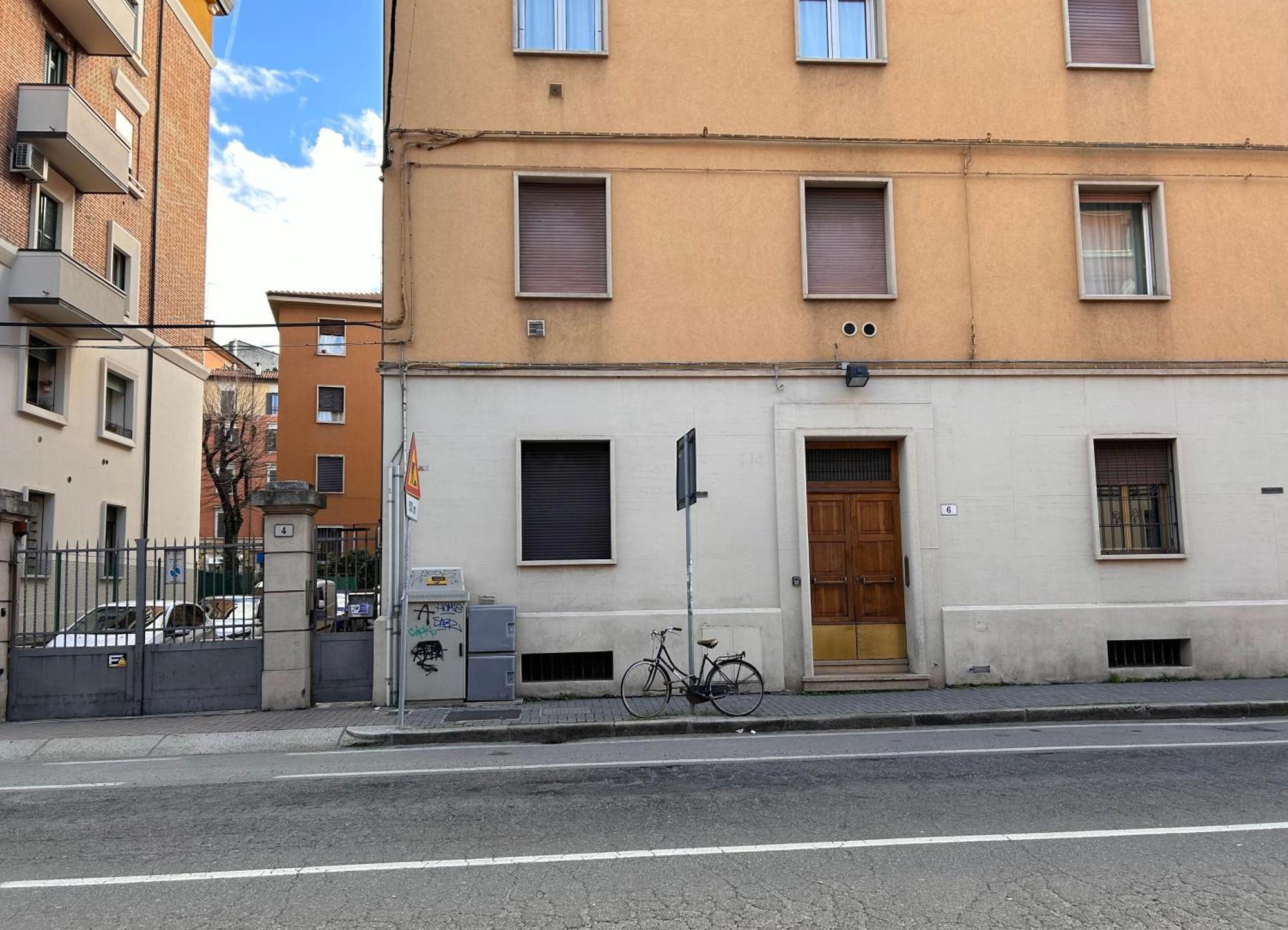 Casa Daura - Your Comfortable Apartment In Bologna - Parking Exterior foto