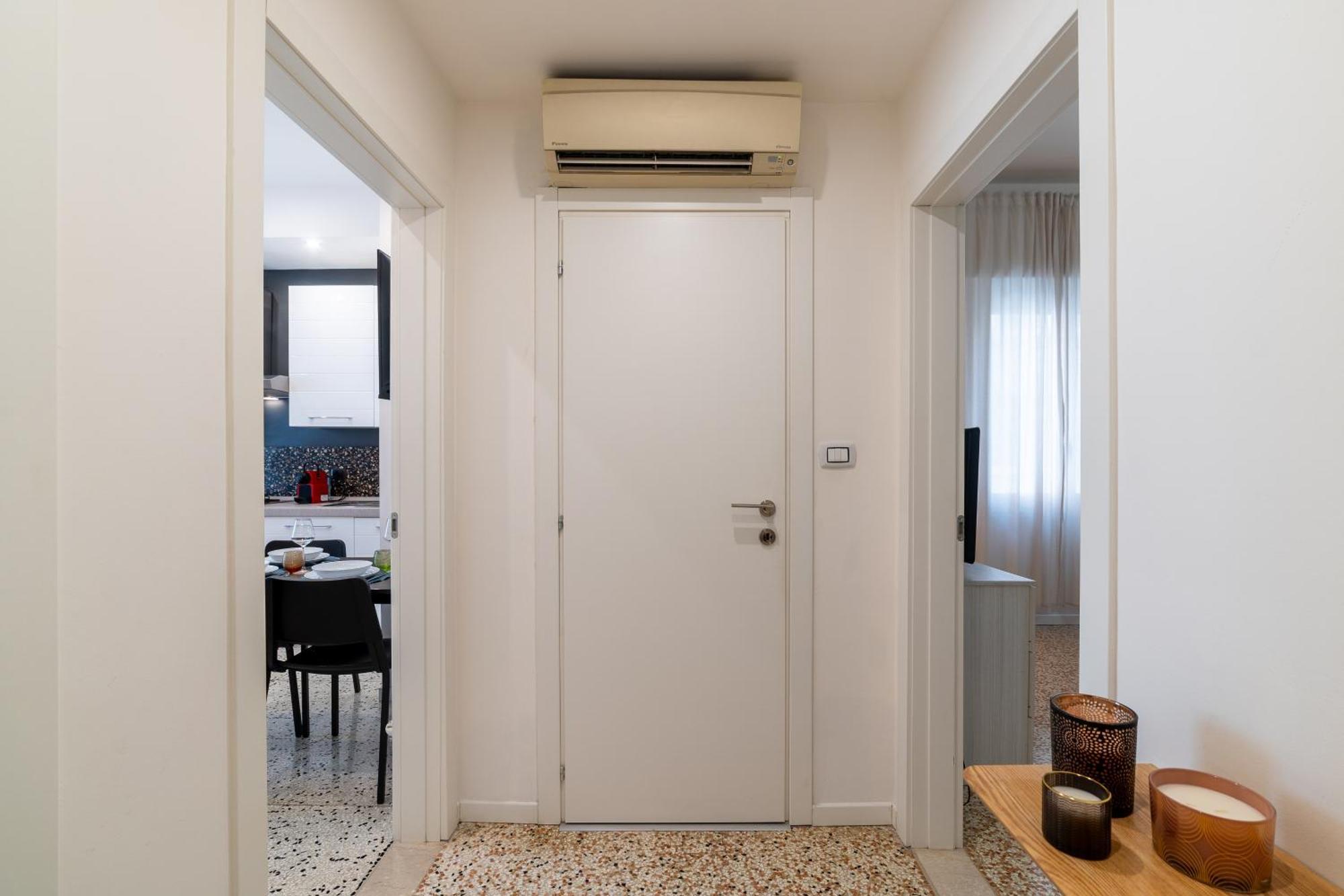 Casa Daura - Your Comfortable Apartment In Bologna - Parking Exterior foto