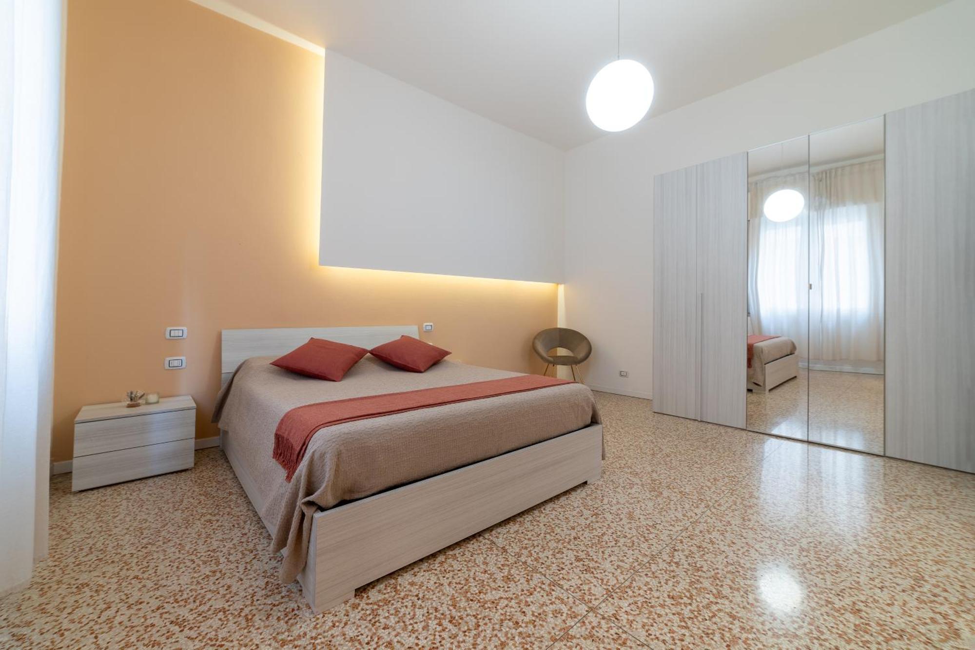 Casa Daura - Your Comfortable Apartment In Bologna - Parking Exterior foto
