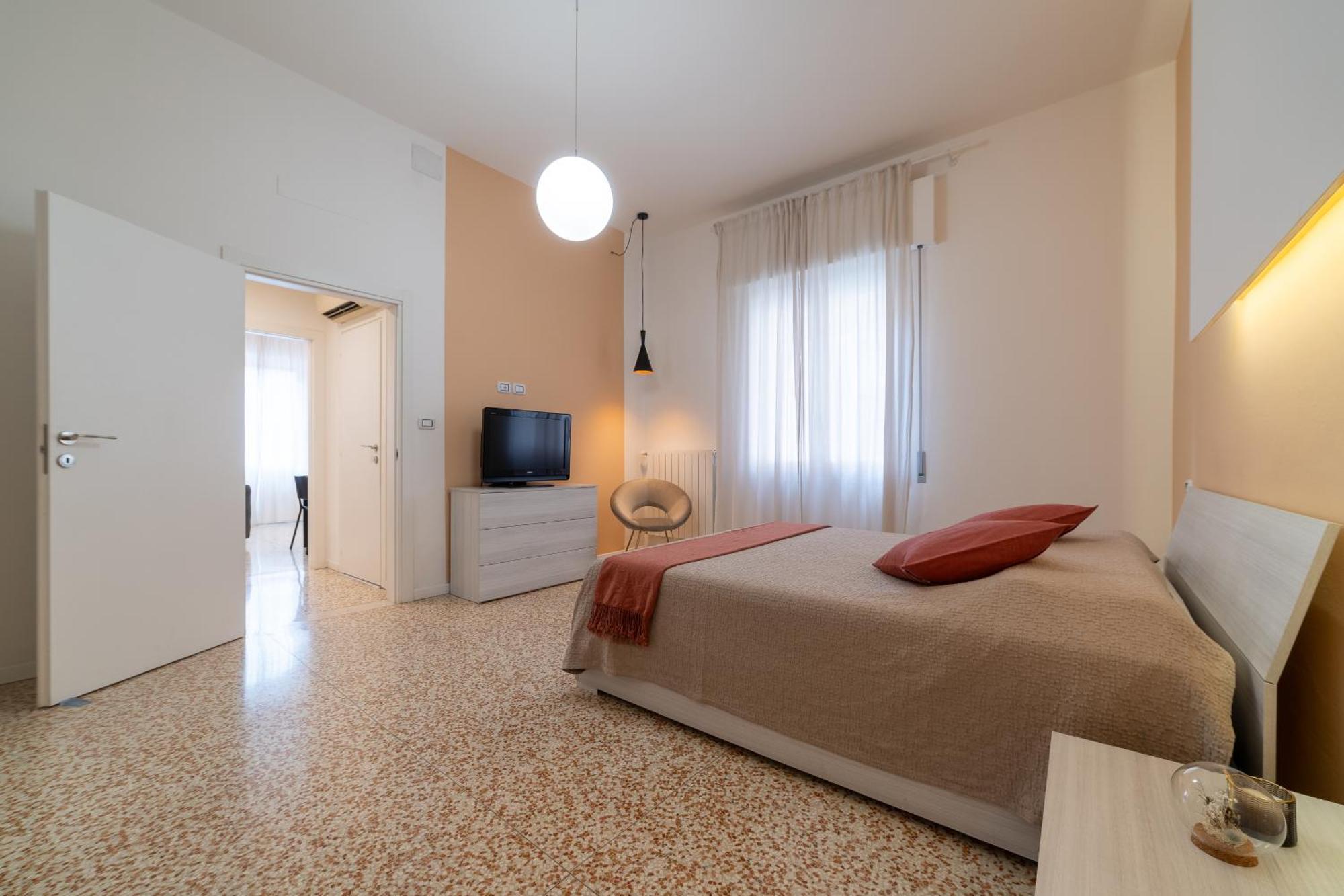 Casa Daura - Your Comfortable Apartment In Bologna - Parking Exterior foto